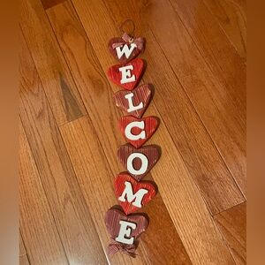 Primitive Heart Wooden Welcome Sign - Like New!